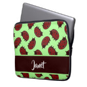 Rote Ladybugs auf grün Laptopschutzhülle (Vorderseite Links)