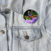 Rote Libelle auf Violet Purple Blumen Button (Beispiel)