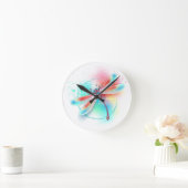 Rote Libelle im Aquarellhintergrund Runde Wanduhr (Zuhause)