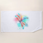 Rote Libelle im Aquarellhintergrund Strandtuch (Vorderseite)