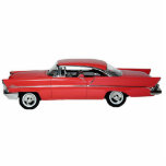 Rote Lincoln Capri-Skulptur 1957 Freistehende Fotoskulptur<br><div class="desc">Akryllische Fotoskulptur eines schönen roten Lincoln Capri 1957. Siehe passendes Acryl-Fotoskulptur-Button,  Schlüsselanhänger,  Magnet und Ornament. Sehen Sie die gesamte Fotoskulpturensammlung von Nifty 50er im DECOR| Propen & Zentrierteile Bereich.</div>