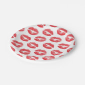 Rote Lippen, Lippenmuster, Roter Lippenstift, Kuss Pappteller (Schrägansicht)