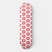 Rote Lippen, Lippenmuster, Roter Lippenstift, Kuss Skateboard (Vorderseite)
