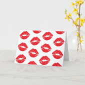 Rote Lippen, roter Lippenstift, Kuss, Lippenmuster Karte (Gelbe Blume)