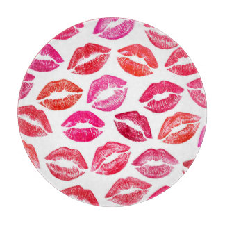 Rote Lippen Set, weißer Hintergrund. Schneidebrett