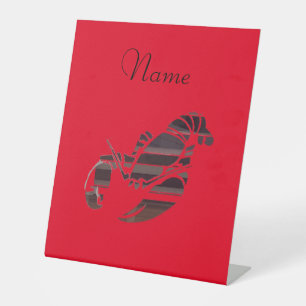 Rote Maine Hummer Thunder_Cove Sockelschild