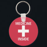 Rote Medizin innerhalb der ersten Hilfe Symbol Med Schlüsselanhänger<br><div class="desc">Red Medicine Inside Erste Hilfe Symbol Personalisierte Schlüsselkette. Roter Hintergrund mit Text,  der auf MEDICINE INSIDE steht. Bearbeiten,  um Medikamentenkits,  Erste-Hilfe-Kits oder Medizintaschen zu personalisieren und an diese anzubringen. Entwürfe von Lil Allergy Advocates www.lilallergyadvocates.com</div>