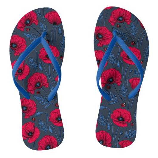 Rote Mohn und Ladybugs auf dunkelblau Badesandalen (Fußbett)