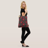 Rote Mohnblumen Tasche (Am Model)