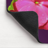 Rote neue Guinea Impatiens Coordinated Items Mousepad (Ecke)