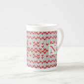 ROTE NORDISCHE STRICK Bone China Tasse + Initiale (Vorderseite Rechts)
