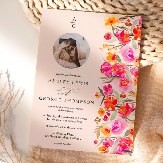 Rote orangefarbene Blumeninitialen Foto Hochzeit Einladung