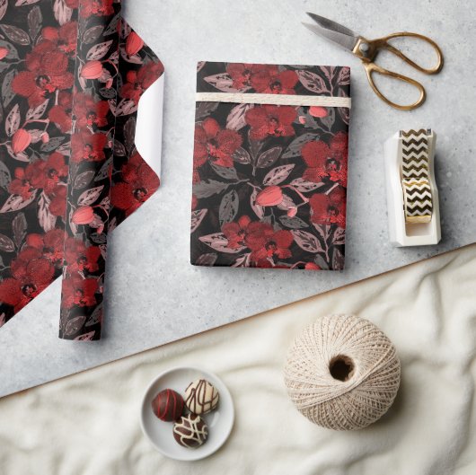 Rote Orchideen auf schwarz. Geschenkpapier (Kunsthandwerk)