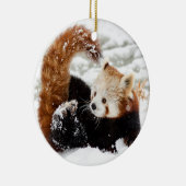 Rote Panda Spielen in der Schnee Keramik Ornament (Rechts)
