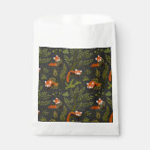 Rote Pandas im Waldschwarz Geschenktütchen (Vorderseite)