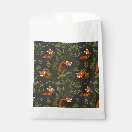 Rote Pandas im Waldschwarz Geschenktütchen (Vorderseite)