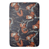 Rote Pandas in Bäumen Badematte (Vorderseite Vertikal)