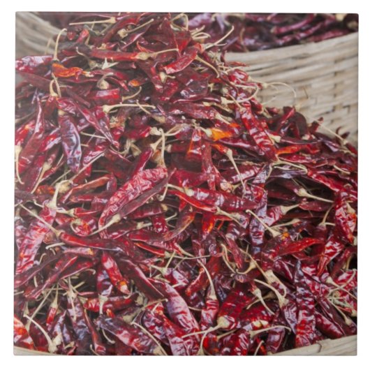 Rote Paprika auf dem lokalen Gemüsemarkt Fliese (Vorderseite)