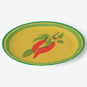 Rote Paprikaschoten der Papierplatte auf dem Hinte Pappteller (Schrägansicht)