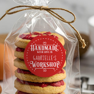 Rote Personalisierte Handarbeit mit Liebe in Works Runder Aufkleber