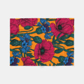 Rote Pfeffer und blaue Kornblumen auf Orange Fleecedecke (Vorderseite (Horizontal))