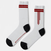 Rote Pfeile auf Weiß Socken (Linkes Detail)
