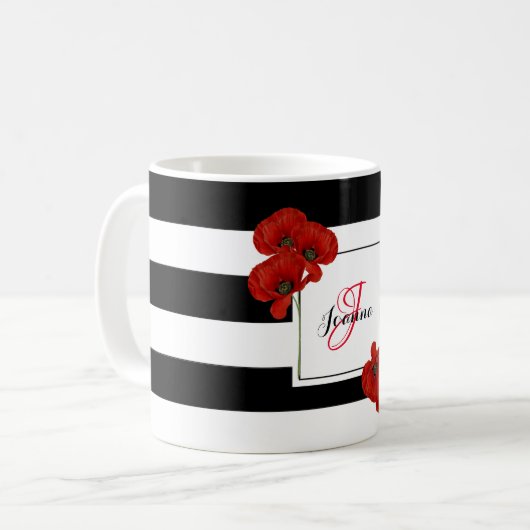 Rote Pflaumen auf schwarz-weiß gestreiftem Hinterg Kaffeetasse (Vorderseite Links)