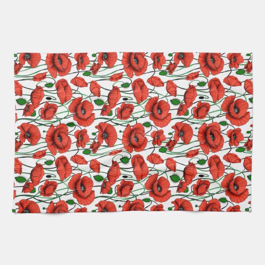 Rote Pflaumen in einem Feld auf Weiß Geschirrtuch (Horizontal)