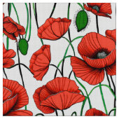 Rote Pflaumen in einem Feld auf Weiß Stoff (Nahaufnahme)