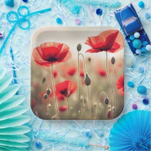 Rote Pflaumen in einem Feld Pappteller (Party)