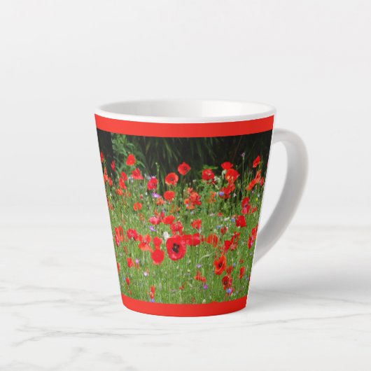 Rote Pflücken Feldust. Red Latte Tasse (Rechte Ecke)