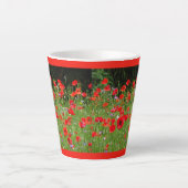 Rote Pflücken Feldust. Red Latte Tasse (Vorderseite)