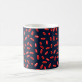 Rote Pillen Wiederholungsmuster Kaffeetasse (Mittel)