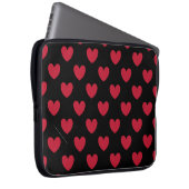 Rote Polka-Herzen auf schwarz Laptopschutzhülle (Vorne Rechts)