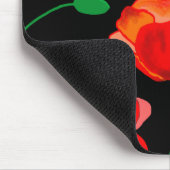 Rote Poppies auf der schwarzen Hintergrunddarstell Mousepad (Ecke)