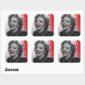 Rote Punkte Marilyn Quadratischer Aufkleber (Blatt)