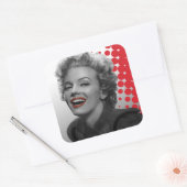 Rote Punkte Marilyn Quadratischer Aufkleber (Umschlag)