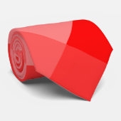 Rote Pyramiden Krawatte (Gerollt)