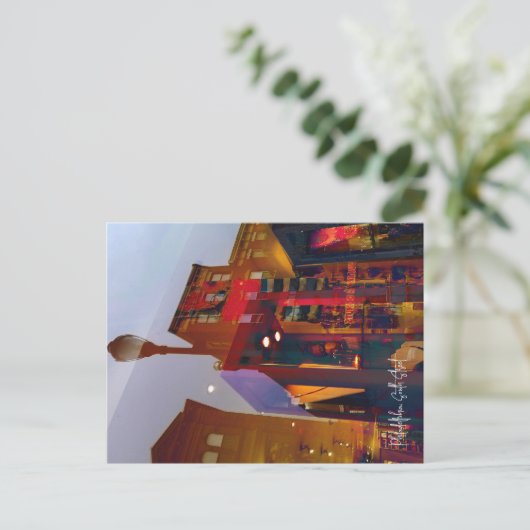 Rote Reflexionen auf den Straßen von Philadelphia Postkarte (Stehend Vorderseite)