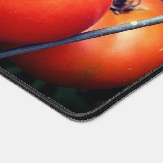 Rote Reifegartoffeln auf dem Weinberg Personalisie Schreibtischunterlage (Ecke)