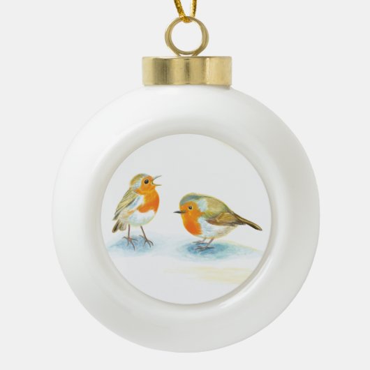 Rote Robins im Winter Keramik Kugel-Ornament (Vorderseite)