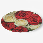 Rote romantische Rose Pappteller (Schrägansicht)
