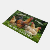 Rote Rooster und Hühner "Willkommen bei unserem Co Fußmatte (Schrägansicht)