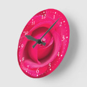 Rote Rosa Rose Runde Wanduhr (Winkel)