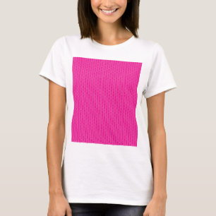Rote, rosa und violette Farbstreiche überlappen un T-Shirt