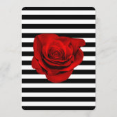 Rote Rose auf der Hochzeitskarte für Schwarz und W Menükarte (Rückseite)
