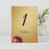 Rote Rose auf Goldhochzeit-Tischnummer Einladung (Stehend Vorderseite)