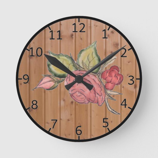 Rote Rose auf hölzernem Hintergrund Runde Wanduhr (Vorderseite)