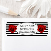 Rote Rose auf Schwarz-Weiß-Streifen Hochzeit (Insitu)