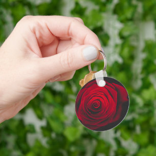 Rote Rose auf schwarzem Hintergrund Vintage-Effekt Schlüsselanhänger